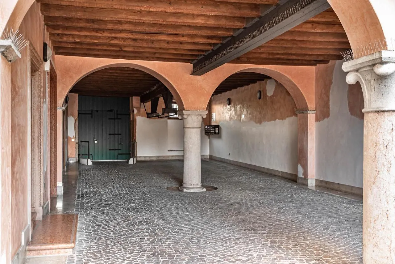We Home - Maison San Zeno, Verona Italy