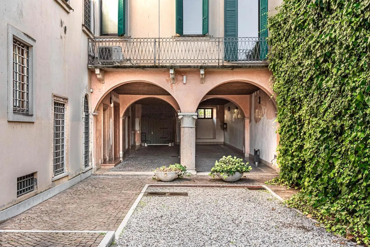 We Home - Maison San Zeno, Verona 0*,  Italy